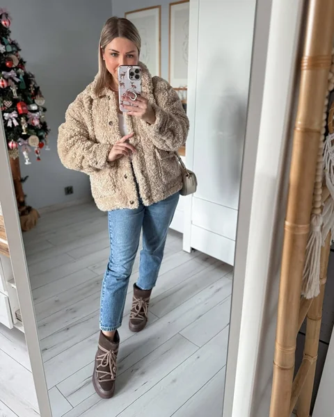 Light Wash Cropped Jeans