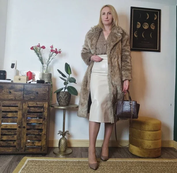 Chic Tapered Faux Leather Trousers