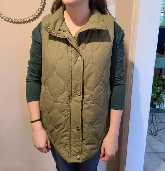 Cropped Puffer Vest Winter Concert Outfit – Lightweight & Stylish Layering
