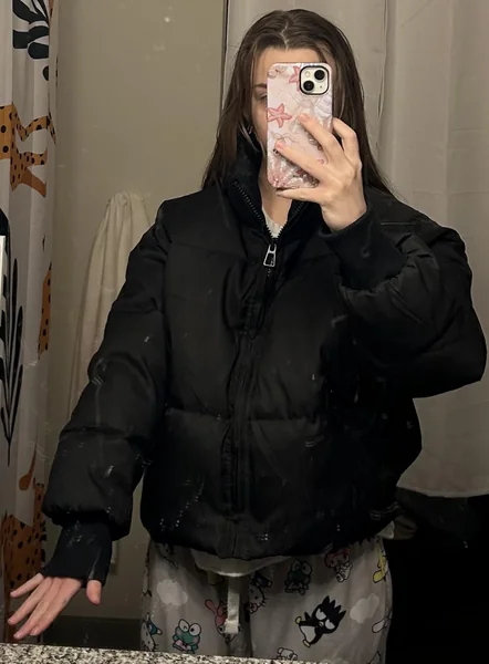 Casual Cropped Puffer Jacket Winter Fashion Outfit for Women