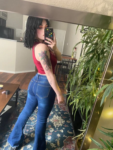 Classic Curvy Bootcut Jeans Outfit