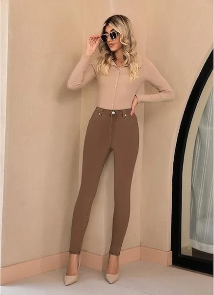 High-Waist Skinny Brown Jeans Look