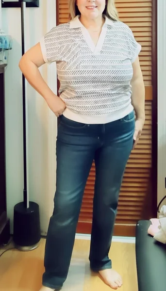 Classic Curvy Straight Jeans Outfit