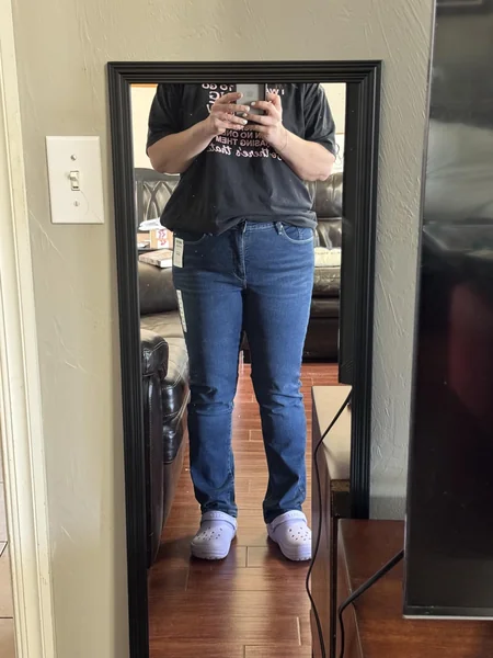 Curvy Straight Jeans Everyday Outfit