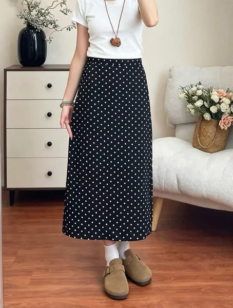 Black Polka Dot Long Skirt Outfit