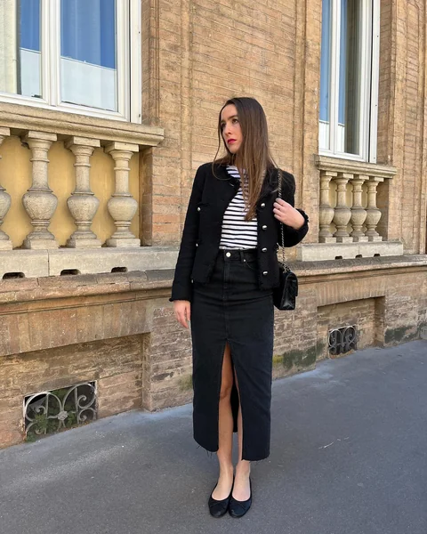 Black Denim Skirt Outfit