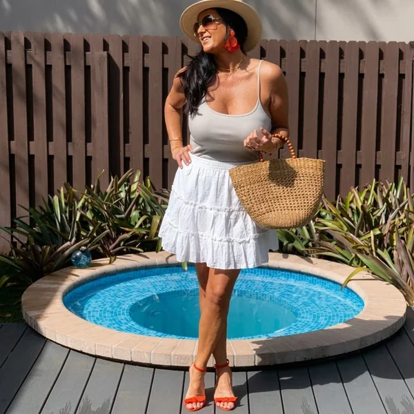 Chic White Ruffle Skirt Styling
