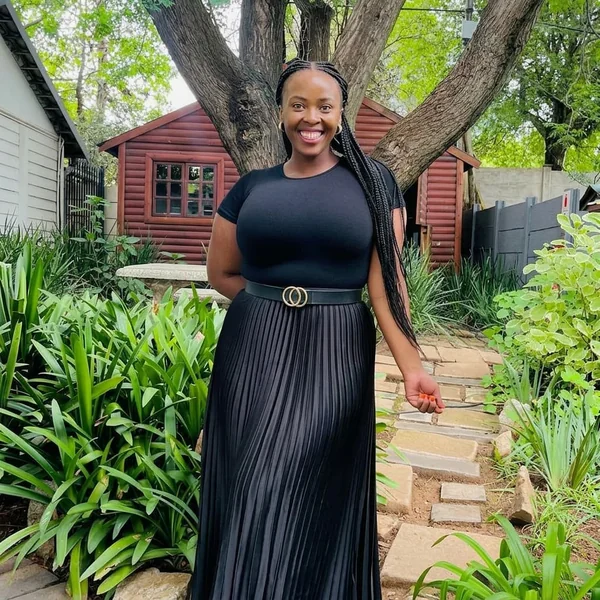 Monochrome All-Black Pleated Maxi Style