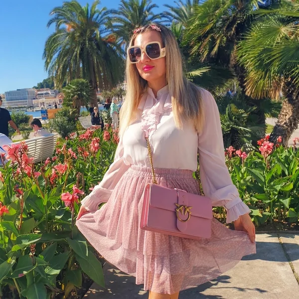 Ruffled Mauve Tulle Skirt Styling