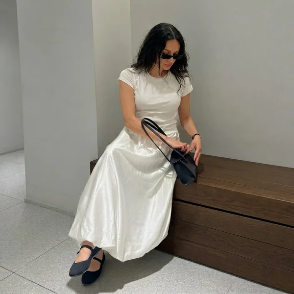 Casual Minimalist White Satin Skirt