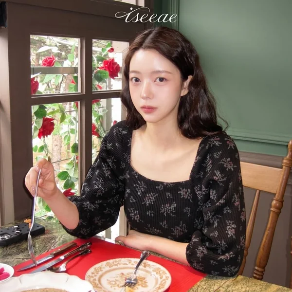 Floral Print Square Neck Long-Sleeve Top