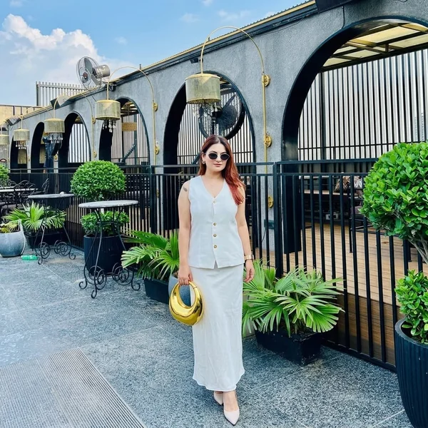 Monochromatic White Vest Maxi Set