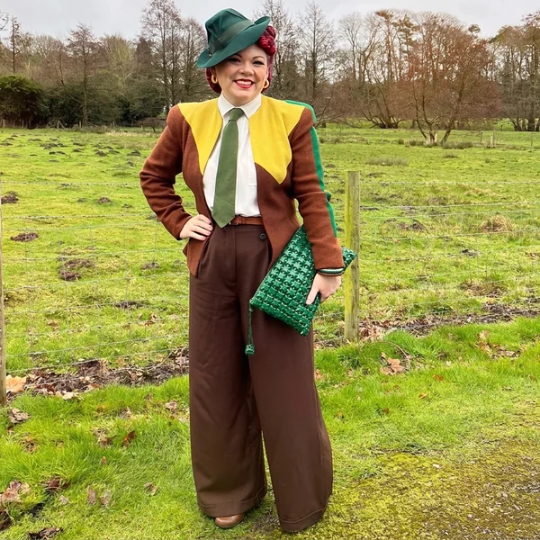 Color-Blocked Wool Blazer with Wide-Leg Trousers