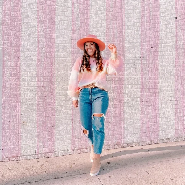 Ombré Knit Sweater & Distressed Mom Jeans