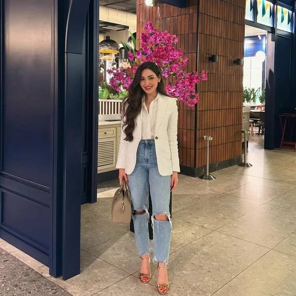 White shirt with blazer and ripped denim outfit
